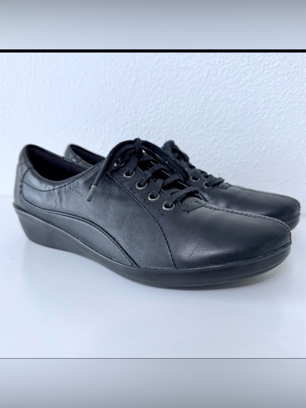 Clarks Collection Black Leather Lace-Up Shoes Women’s Size 7.5 EUC
